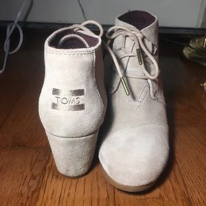 Tom’s women’s size 9.5 wedges